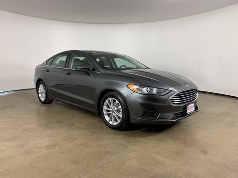 Used 2020 Ford Fusion SE image 5