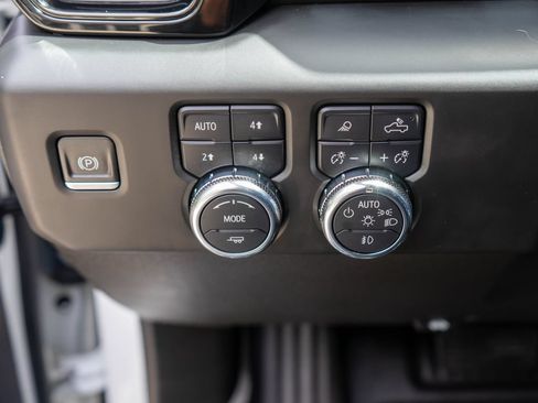 Used 2023 GMC Sierra 1500 AT4 w/ AT4 Premium Package AWD/4WD image 20