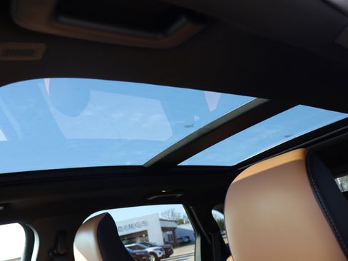 Used 2024 Ford Edge Titanium w/ Titanium Elite Package image 25