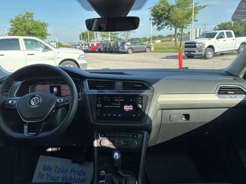 Used 2020 Volkswagen Tiguan SEL AWD/4WD image 4