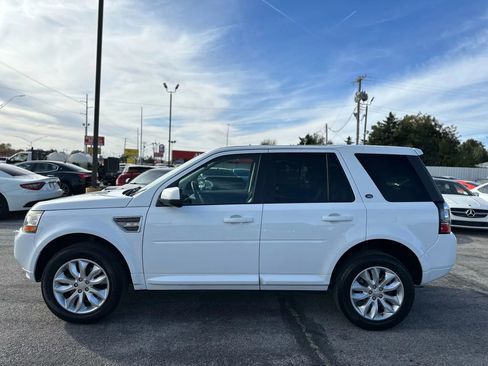 Used 2015 Land Rover LR2 HSE image 7