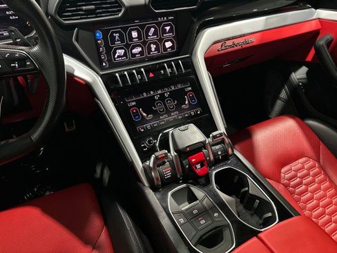 Used 2019 Lamborghini Urus AWD/4WD image 5