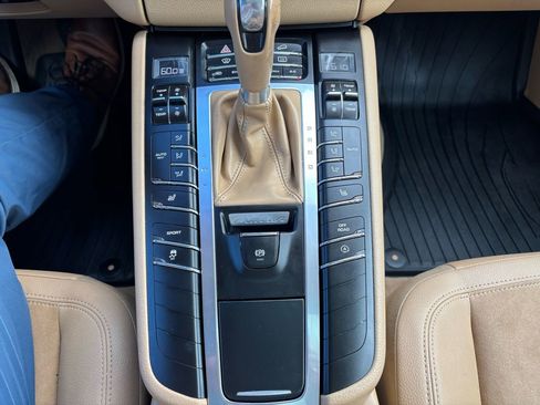 Used 2016 Porsche Macan S AWD/4WD image 35