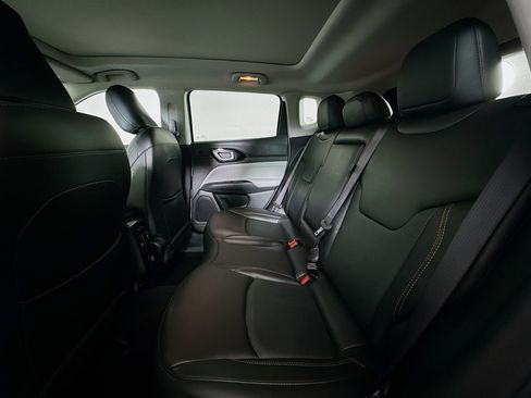 Used 2022 Jeep Compass Limited w/ Sun and Sound Group image 27