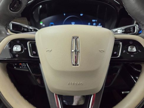 Used 2024 Lincoln Corsair Reserve w/ Equipment Group 201A AWD/4WD image 18