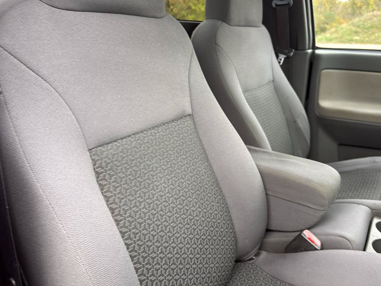 Used 2005 GMC Canyon SLE w/ Safe And Sound Package AWD/4WD image 22