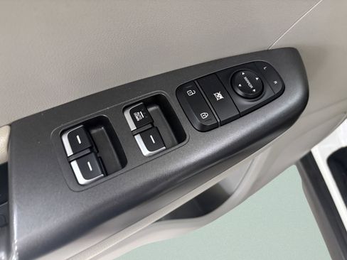 Used 2022 Kia Sportage LX AWD/4WD image 24