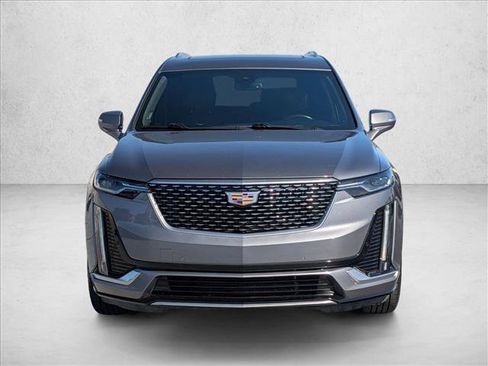 Used 2021 Cadillac XT6 Premium Luxury FWD image 2