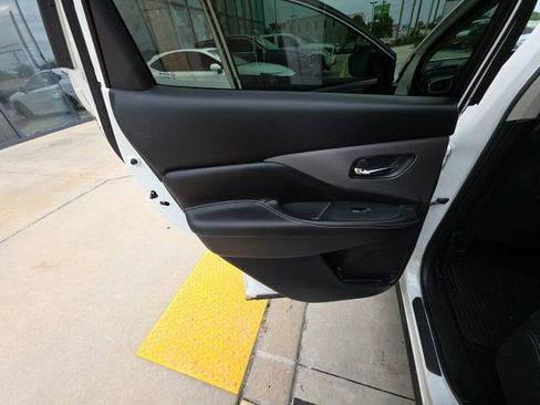 Used 2021 Nissan Murano SV FWD image 22
