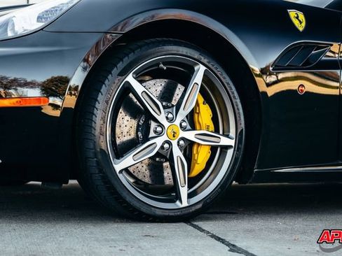 Used 2014 Ferrari California image 53