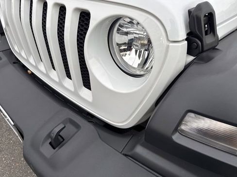 Used 2023 Jeep Wrangler Sport S image 30