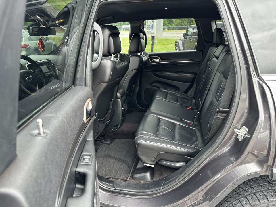 Used 2016 Jeep Grand Cherokee Limited RWD image 16