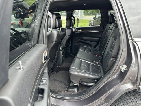 Used 2016 Jeep Grand Cherokee Limited image 16