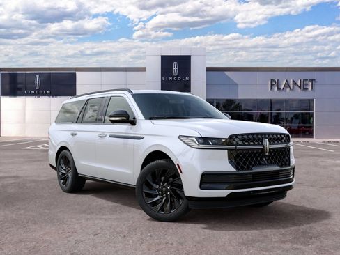 New 2027 Lincoln Navigator Reserve w/ Jet Appearance Package RWD image 4