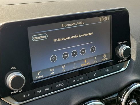 Certified 2025 Nissan Sentra S FWD image 22