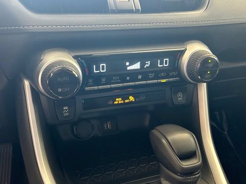 Used 2025 Toyota RAV4 XLE FWD image 45