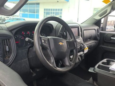 Used 2022 Chevrolet Silverado 2500 Custom w/ Custom Convenience Package image 9