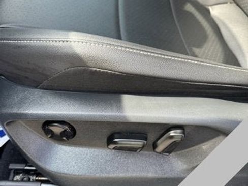 Used 2021 Volkswagen Tiguan SE w/ Panoramic Sunroof Package image 13