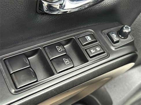 Used 2023 Nissan Titan PRO-4X w/ Pro-4x Convenience Package image 19