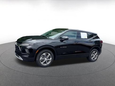 Used 2026 Chevrolet Blazer LT FWD image 8