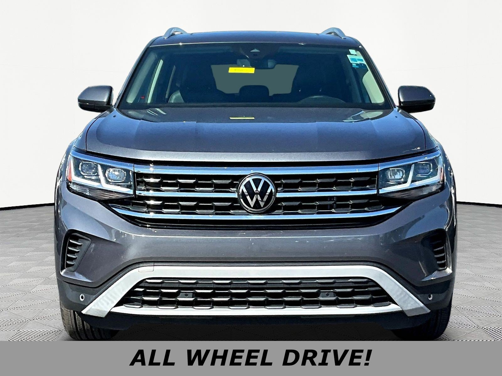 Used 2023 Volkswagen Atlas SEL AWD/4WD image 2