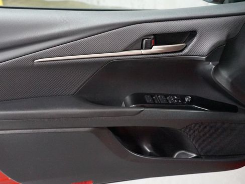 Used 2025 Toyota Camry SE FWD image 31