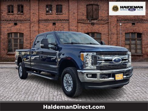 Used 2017 Ford F250 XLT w/ XLT Value Package image 1