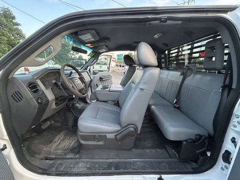 Used 2012 Ford F550 4x4 SuperCab Super Duty w/ XL Value Pkg image 18