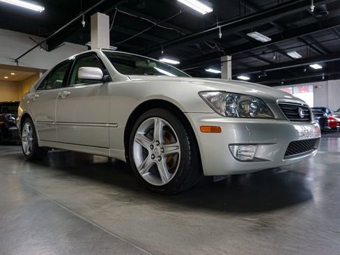 Used 2002 Lexus IS 300 image 97