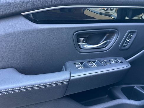 New 2025 Honda Pilot Touring image 11