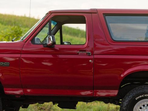 Used 1994 Ford Bronco XLT image 52
