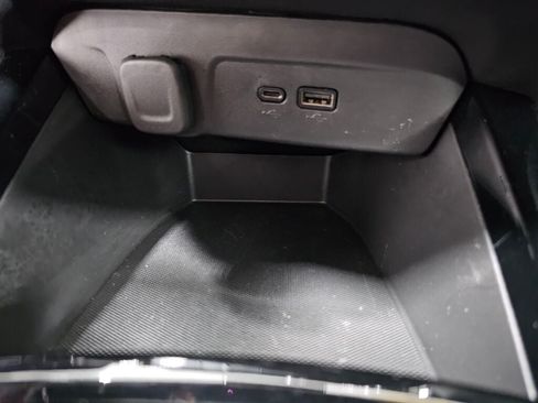 Used 2025 Chevrolet Trax LT FWD image 21