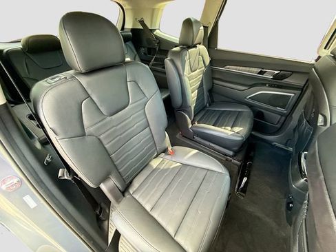 Used 2024 Kia Telluride SX Prestige w/ Towing Package image 33
