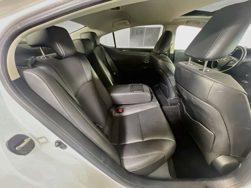 Used 2022 Lexus ES 350 w/ Accessory Package FWD image 24