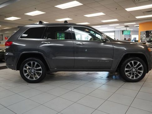 Used 2018 Jeep Grand Cherokee Overland AWD/4WD image 18