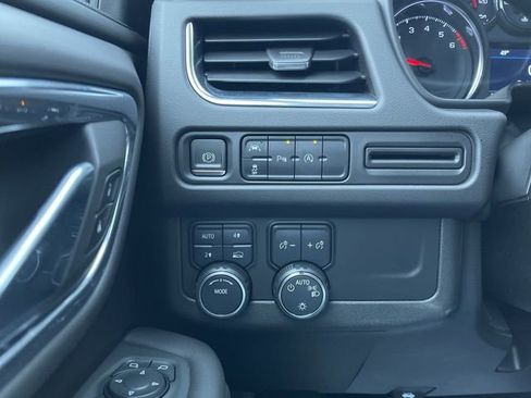 Used 2023 Chevrolet Suburban LS image 18