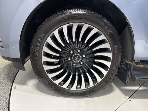 Used 2019 Lincoln Navigator Black Label w/ Cargo Package AWD/4WD image 10