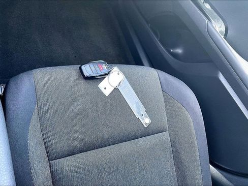 Used 2025 Toyota Camry LE image 34