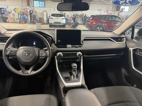 Certified 2025 Toyota RAV4 XLE AWD/4WD image 17