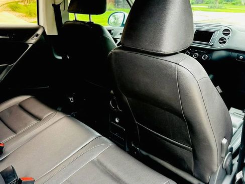 Used 2017 Volkswagen Tiguan S FWD image 16