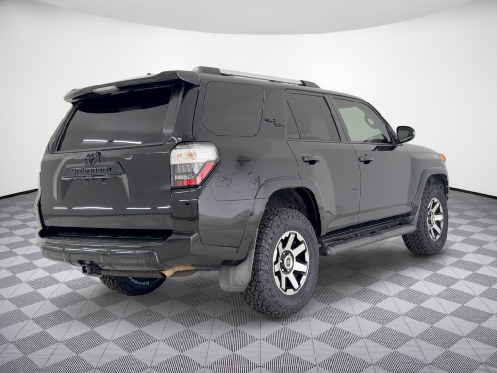 Used 2018 Toyota 4Runner TRD Off-Road Premium AWD/4WD image 9