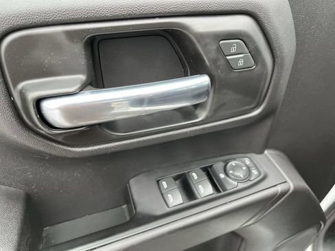 Used 2022 Chevrolet Silverado 1500 Custom AWD/4WD image 17
