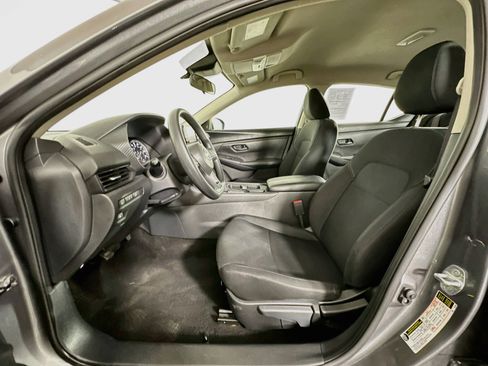 Used 2024 Nissan Sentra S FWD image 13