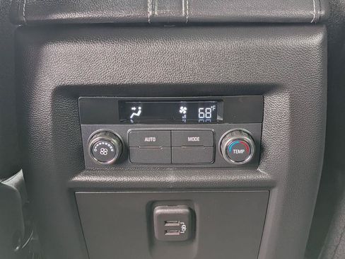 Used 2023 Chevrolet Traverse LT w/ LPO, Floor Liner Package AWD/4WD image 21