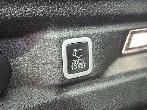 Used 2024 Jeep Grand Cherokee L Laredo image 31