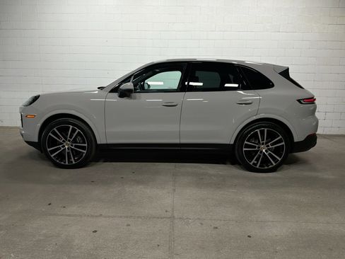 Certified 2024 Porsche Cayenne AWD/4WD image 2