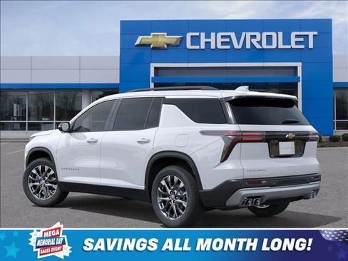 New 2026 Chevrolet Traverse LT w/ Sun and Wheel Package FWD image 3