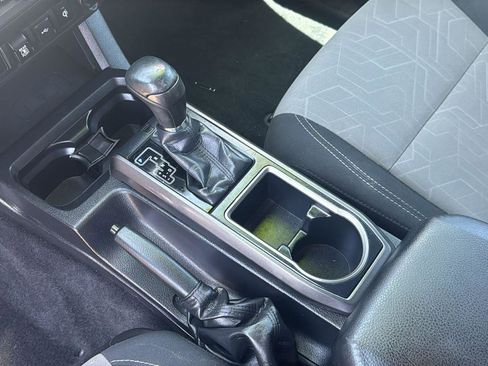 Used 2020 Toyota Tacoma TRD Off-Road w/ Technology Package AWD/4WD image 23