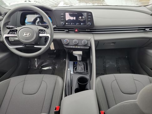 New 2026 Hyundai Elantra SE image 7