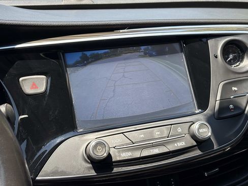 Used 2020 Buick Envision Essence w/ Experience Buick Package FWD image 20